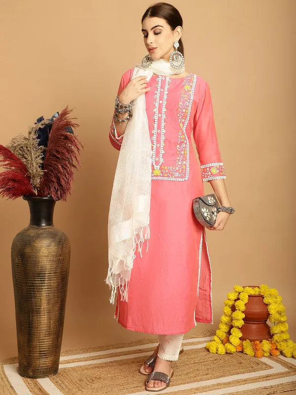 Peach_Premium_Chanderi_Three_Fourth_Sleeves_Kurta_Set_For_Women