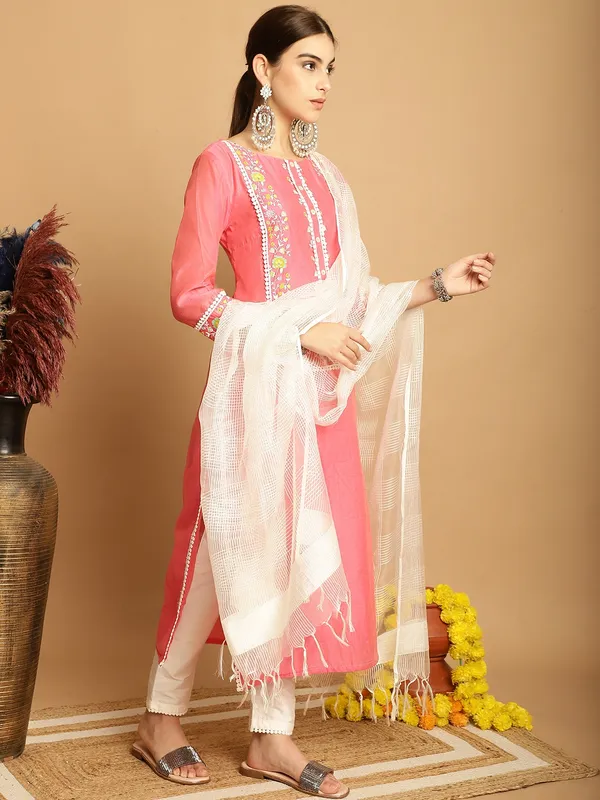 Peach_Premium_Chanderi_Three_Fourth_Sleeves_Kurta_Set_For_Women