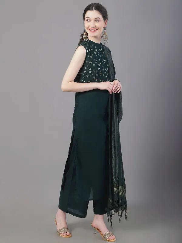 Green_Premium_Cotton_Sleeveless_Kurta_Set_For_Women