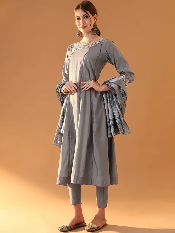 Grey_Premium_Chanderi_Full_Sleeves_Kurta_Set_For_Women