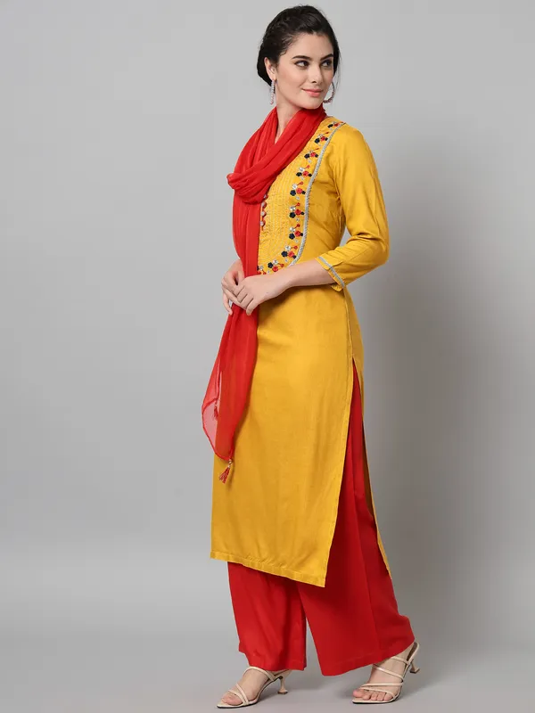 Yellow_Premium_Viscose_Rayon_Three_Fourth_Sleeves_Kurta_Set_For_Women