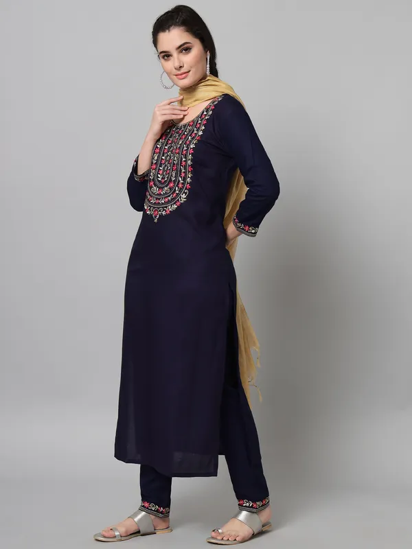 Navy_Blue_Premium_Viscose_Rayon_Three_Fourth_Sleeves_Kurta_Set_For_Women