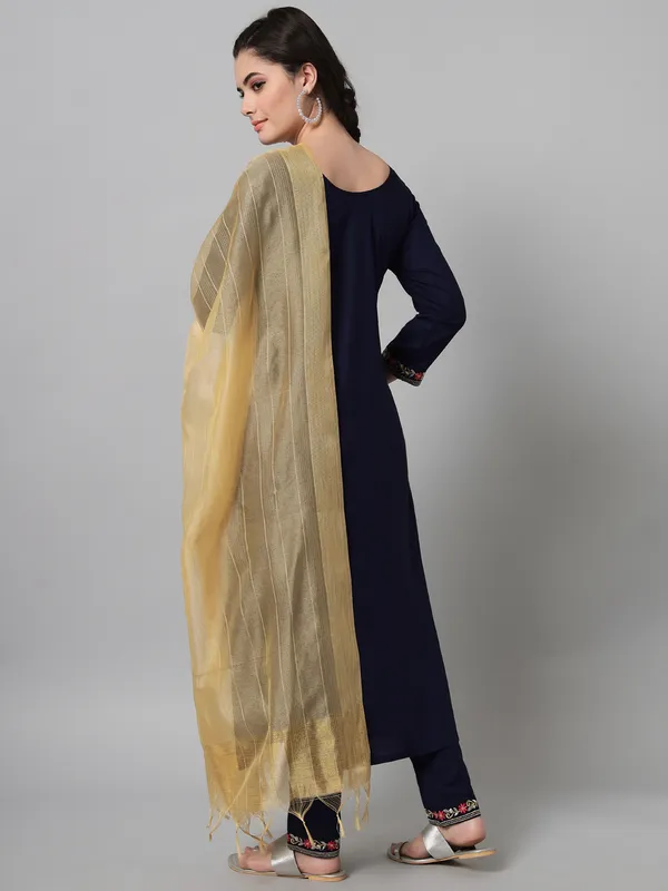 Navy_Blue_Premium_Viscose_Rayon_Three_Fourth_Sleeves_Kurta_Set_For_Women