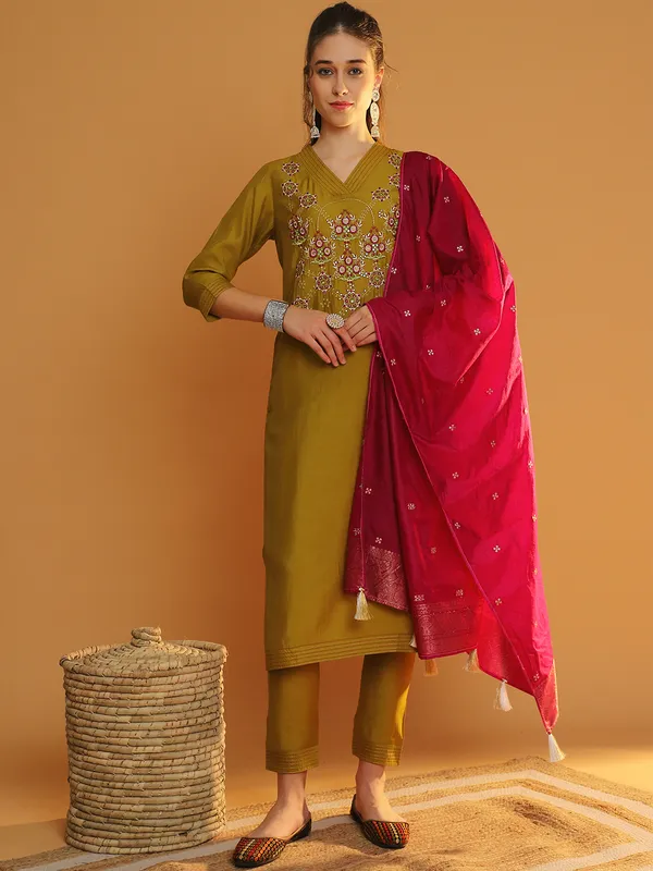 Mustard_Premium_Chanderi_Three_Fourth_Sleeves_Kurta_Set_For_Women
