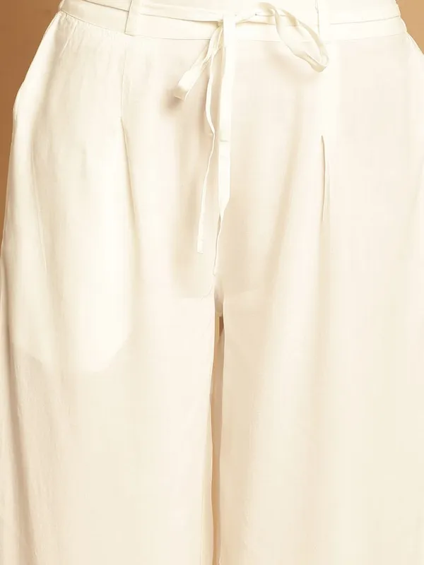 Off_White_Premium_Viscose_Rayon_Three_Fourth_Sleeves_Kurta_Set_For_Women