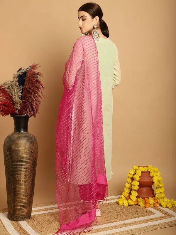 Green_Premium_Chanderi_Three_Fourth_Sleeves_Kurta_Set_For_Women