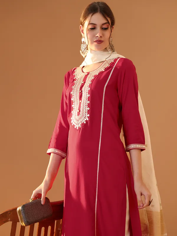 Red_Premium_Viscose_Rayon_Three_Fourth_Sleeves_Kurta_Set_For_Women