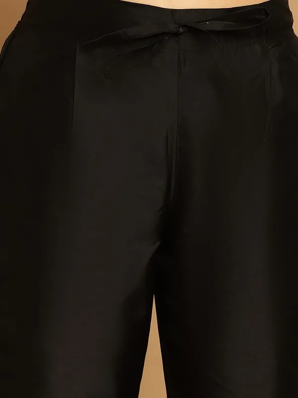 Kurta_With_Trouser_&_Dupatta