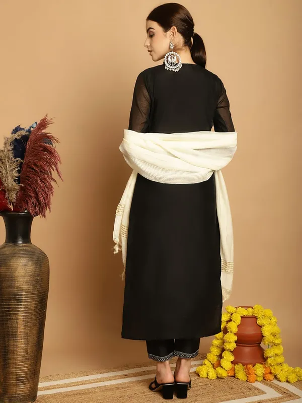 Kurta_With_Trouser_&_Dupatta