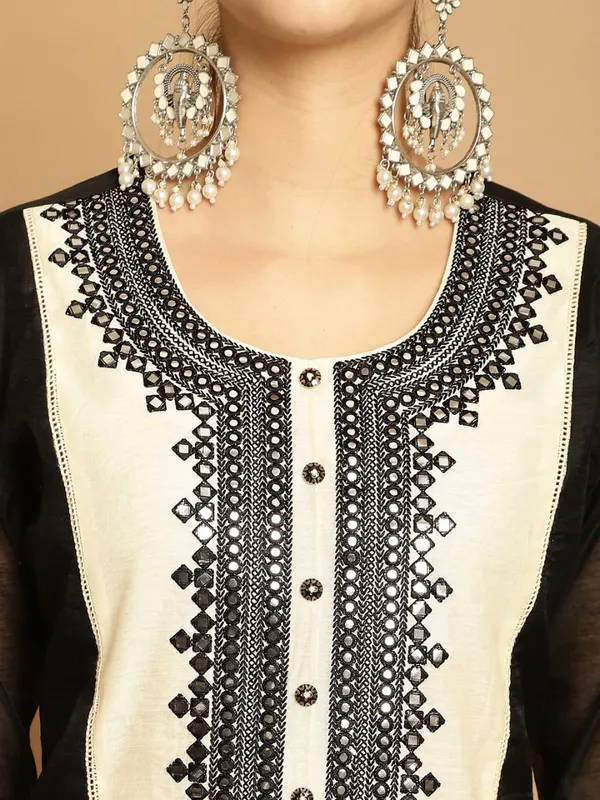 Kurta_With_Trouser_&_Dupatta