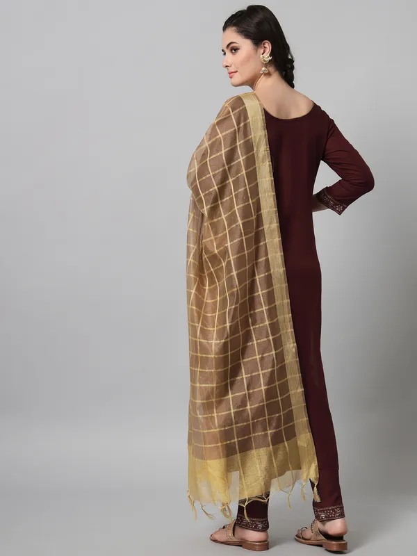 Wine_and_golden_printed_kurta_and_trouser_set