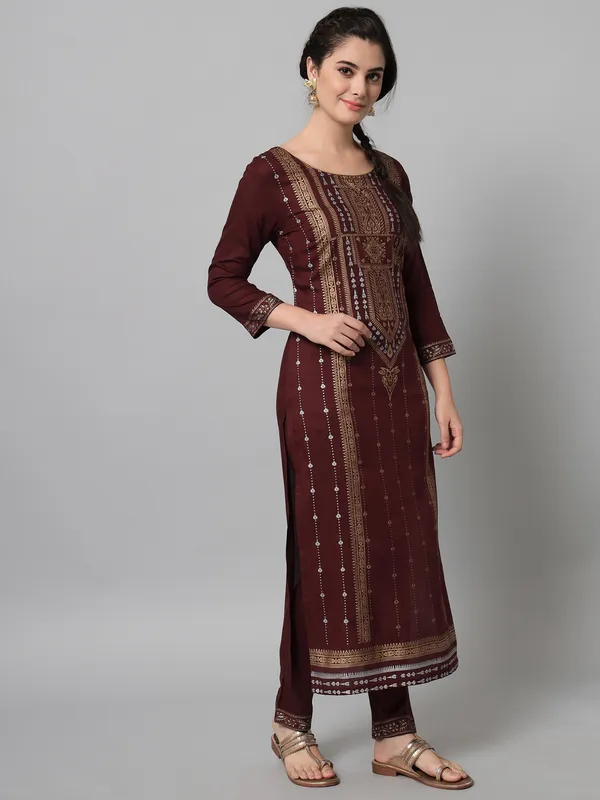 Wine_and_golden_printed_kurta_and_trouser_set