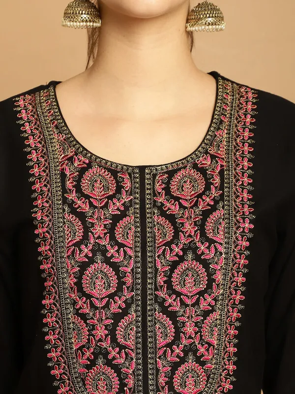 Kurta_With_Palazzo_&_Dupatta