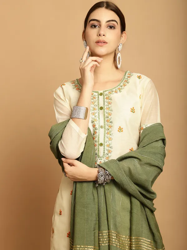 Kurta_With_Palazzo_&_Dupatta