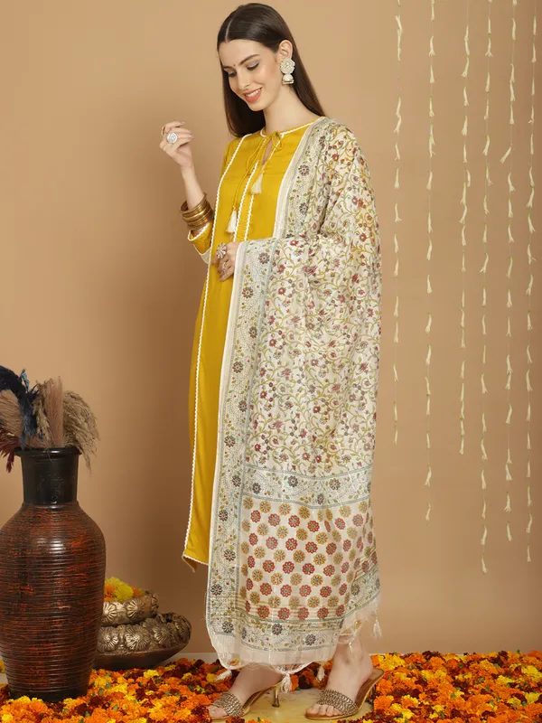 Mustard_Viscose_Rayon_Women's_Kurta_Set