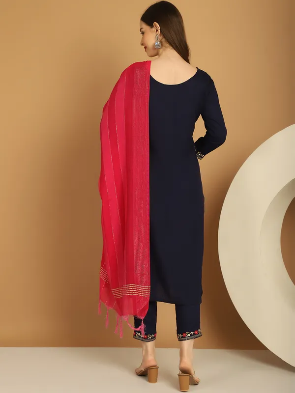 Navy_Blue_Premium_Viscose_Rayon_Three_Fourth_Sleeves_Kurta_Set_For_Women