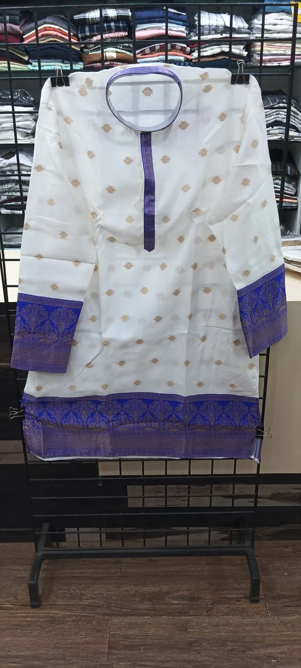 Mens_Off_White_kurta_with_Blue_zari_border