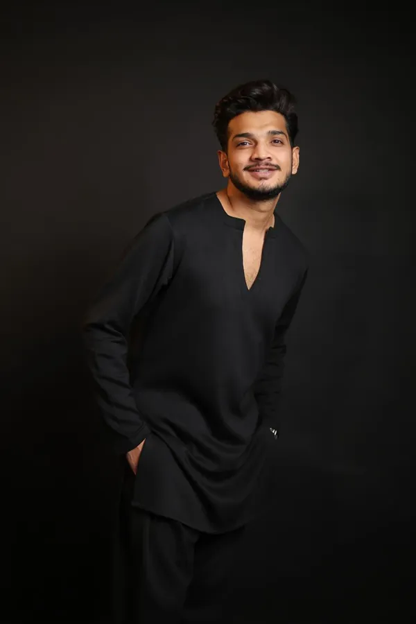 Black_Stretch_V_Neck_Hosiery_Kurta_Set