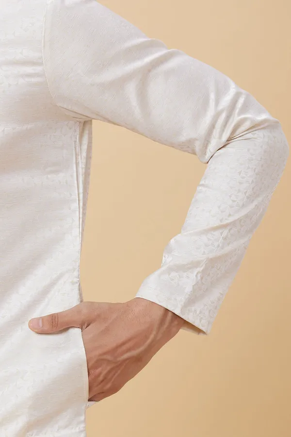 Kurta_Jacquard_Triangle