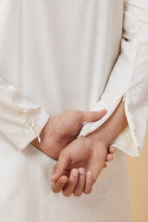 Kurta_Jacquard_Triangle