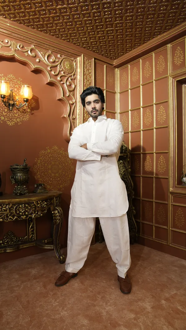 WHITE_LINEN_COLLAR_PATHANI_PLAIN_KURTA_SET