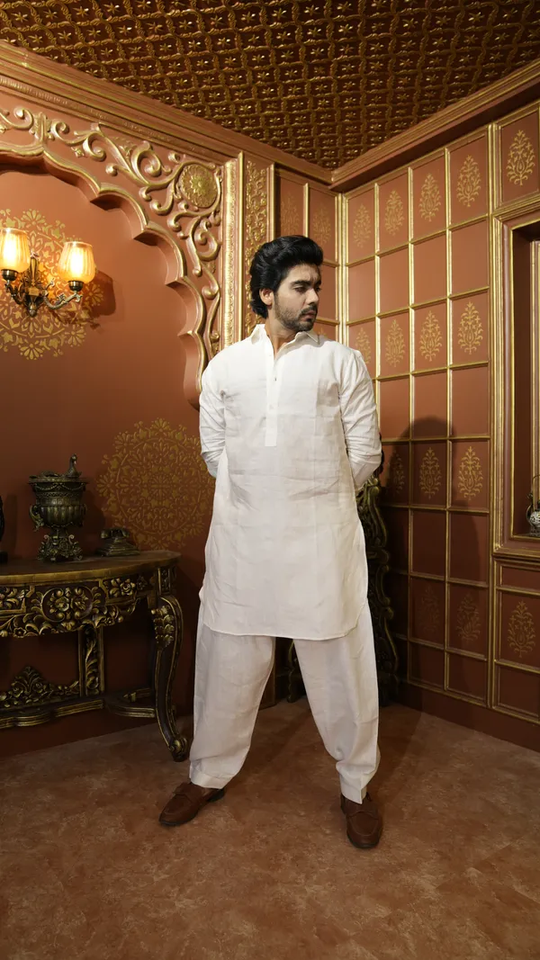 WHITE_LINEN_COLLAR_PATHANI_PLAIN_KURTA_SET
