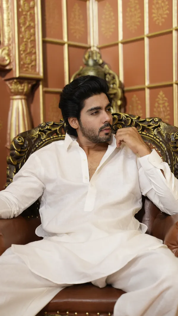 WHITE_LINEN_COLLAR_PATHANI_PLAIN_KURTA_SET