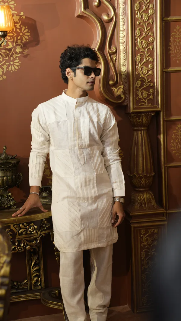WHITE_LINEN_SOLID_PLEATED_REGULAR_FIT_DESIGNER_KURTA_SET