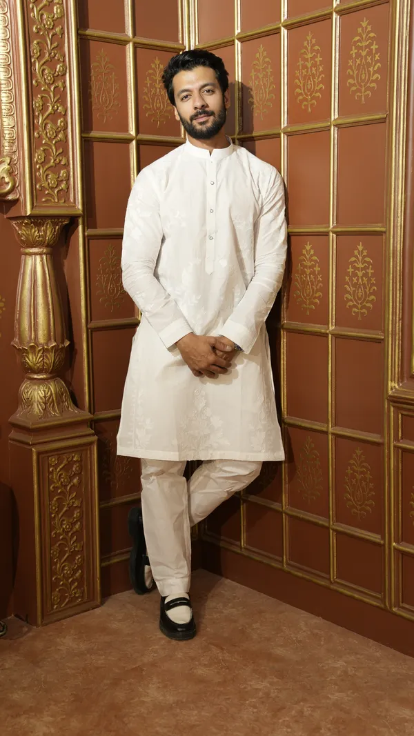White_Paper_Cotton_Applique_Work_Kurta_Set