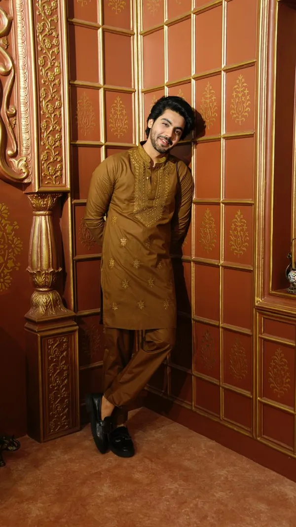 Golden_Paper_Cotton_Full_Heavy_Embroidery_Work_Kurta_Set