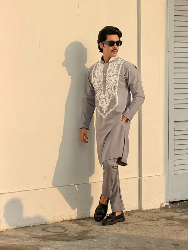 GRAY_ARMANI_WITH_WHITE_HEAVY_EMBROIDERY_WORK_KURTA_SET