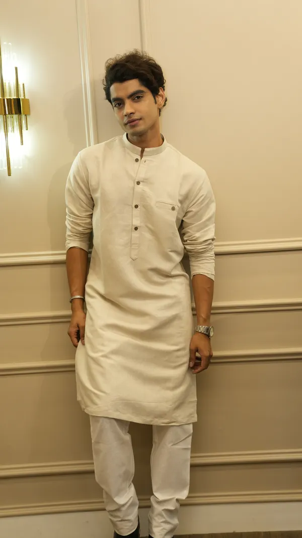 BEIGE_LINEN_SINGLE_POCKET_SIMPLE_&_ELEGENT_KURTA_SET