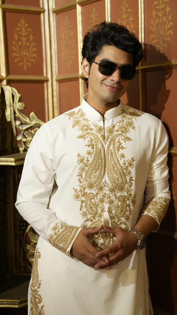 WHITE_ARMANI_WITH_KASHMIRI_HEAVY_WORK_KURTA_SET