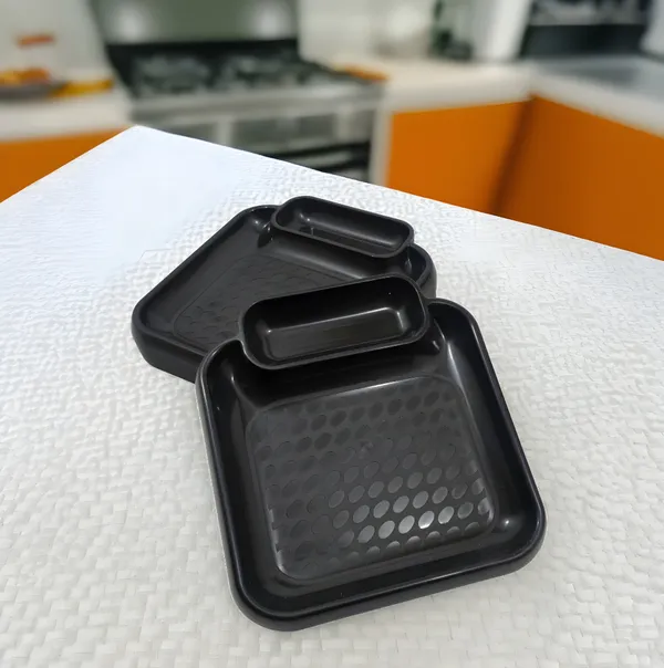 Black_Section_Plastic_Snacks_Platters_Set_Of_6_In_Black_Color_-_Perfect_For_Kitchen_Utensils