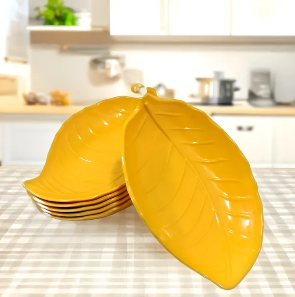 Yellow_Melamine_Small_Leaf_Shape_Snacks_Platter_Set_Of_6_-_Perfect_For_Dinner_Parties_And_Entertaining