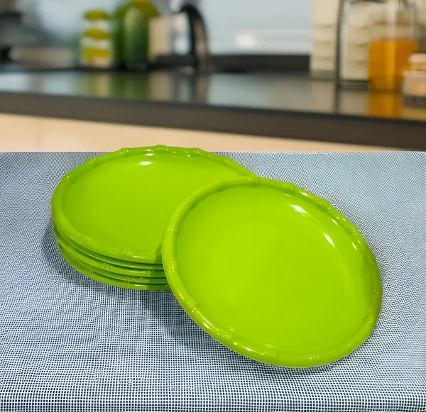 Inpro_Elegant_Melamine_Round_Half_Plates_Set_(Pack_of_6)_-_Perfect_for_Serving_Snacks_and_Meals_for_6!