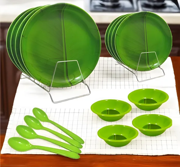 Green_Glossy_Finish_16_Pcs_Melamine_Dinner_Set_Contains_4_Full_Plates,_4_Half_Plates,_4_Bowls_And_4_Spoons_|_Durable_Kitchen_Dinnerware