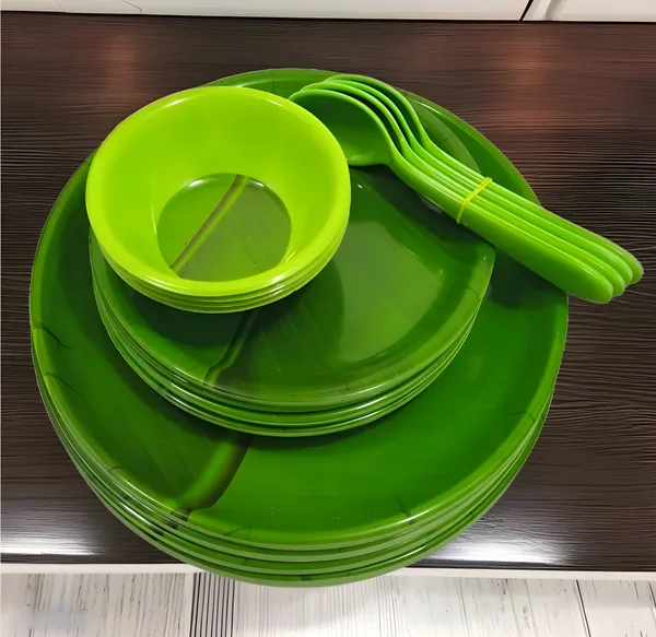 Green_Glossy_Finish_16_Pcs_Melamine_Dinner_Set_Contains_4_Full_Plates,_4_Half_Plates,_4_Bowls_And_4_Spoons_|_Durable_Kitchen_Dinnerware
