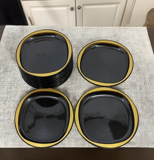 Inpro_Unbreakable_Plastic_Quarter_Half_Plates_–_Pack_of_12_|_Ideal_for_Snacks_&_Kids_Meals