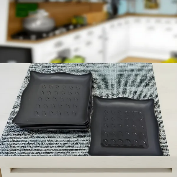 Black_Stylish_Plastic_Small_Snack_Plates_Set_Of_6_-_Perfect_For_Dining,_Serving_&_Kitchen_Utensils