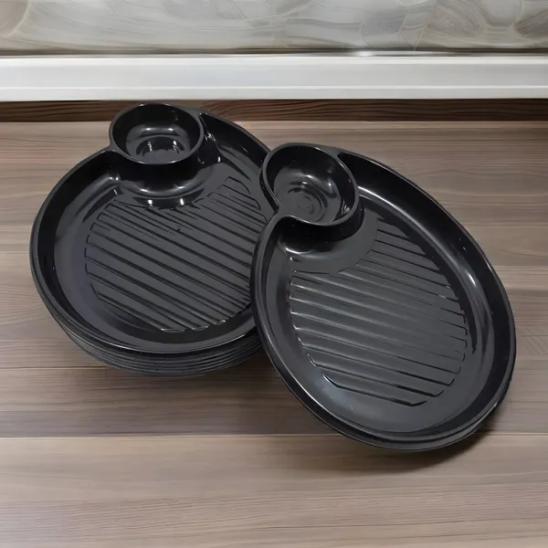 Black_Sectioned_Plastic_Platter_Set_Of_6_In_Black_Color-Perfect_For_Dinner_Parties_And_Entertaining