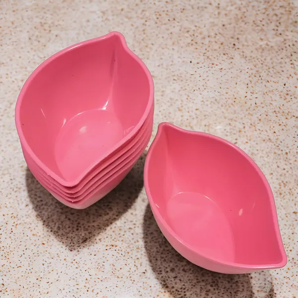 Pink_Plastic_Leaf_Shape_Serving_Bowls_Set_Of_6_In_Pink_Color_-_Stylish_And_Ideal_For_Daily_Use