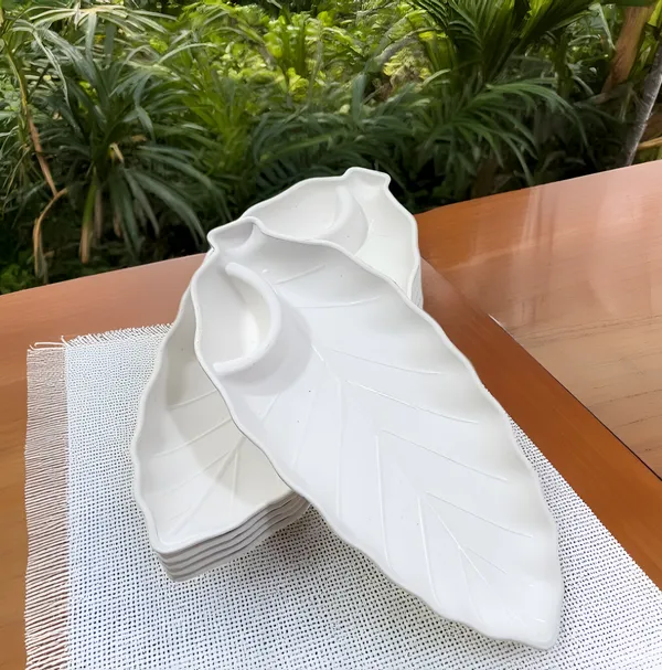 White_Sectioned_Plastic_Platter_Set_Of_6_In_White_Color_-_Perfect_For_Serving_And_Kitchen_Utensils