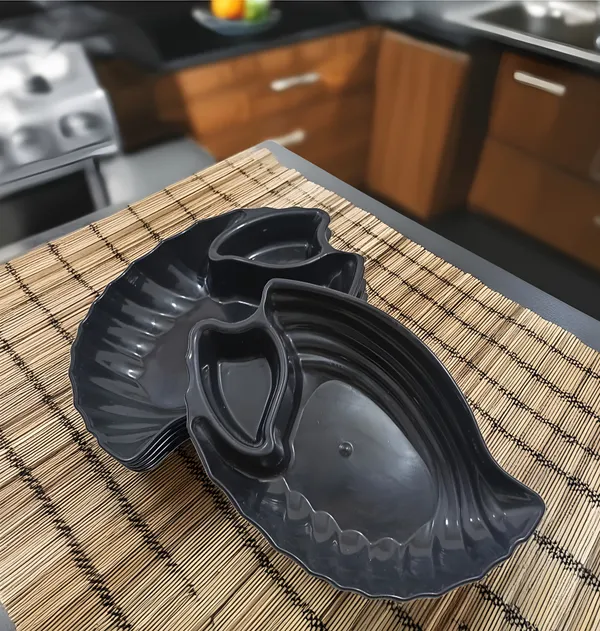 Black_Section_Plastic_Snacks_Platters_Set_Of_6_-_Perfect_For_Kitchen_Utensils_And_Serving_Snacks