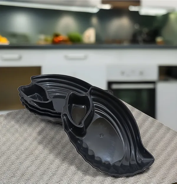 Black_Stylish_Plastic_Snacks_Platter_Set_Of_4_-_Perfect_Addition_To_Your_Kitchen_Utensils