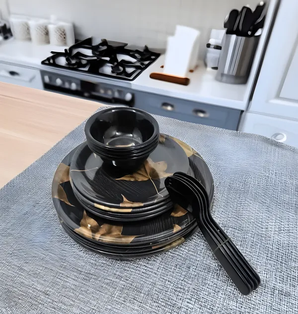 Black_16_Pcs_Melamine_Dinner_Set_Contains_4_Full_Plates,_4_Half_Plates,_4_Bowls_And_4_Spoons_Ideal_For_Home_Kitchen,_Picnic_&_Events_-_Perfect_For_Any_Occasion
