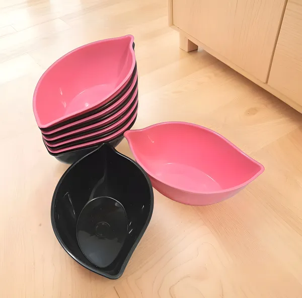 Multicolor_Plastic_Serving_Bowls_Set_Of_12_(6_Pink_&_6_Black)_Lightweight_Bowl_Set_For_Small_Parties