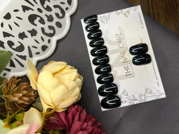 Black_Classic_Press_On_Artificial_Nails