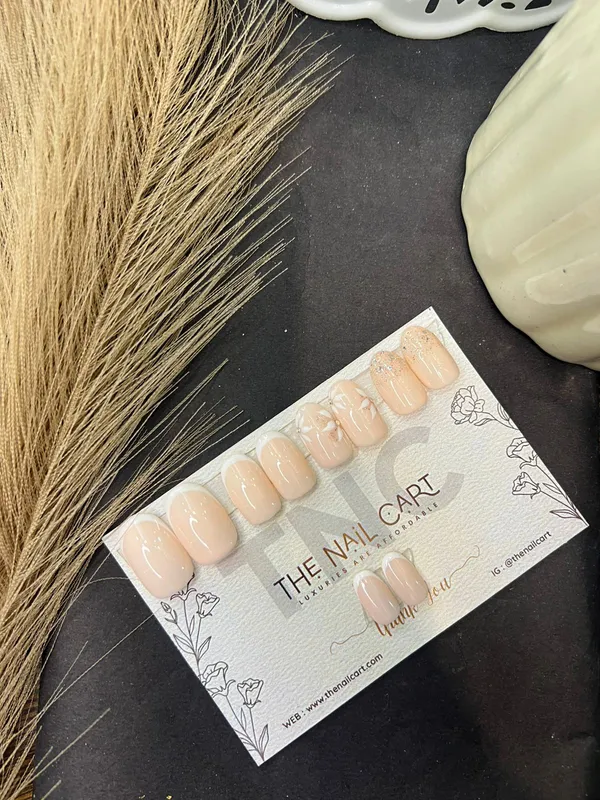 Peach_Butterfly_Press_On_Artificial_Nails