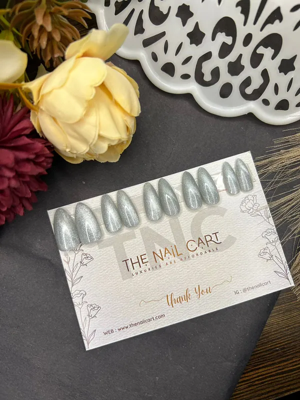 Silver_Cat_Eye_Press_On_Nails